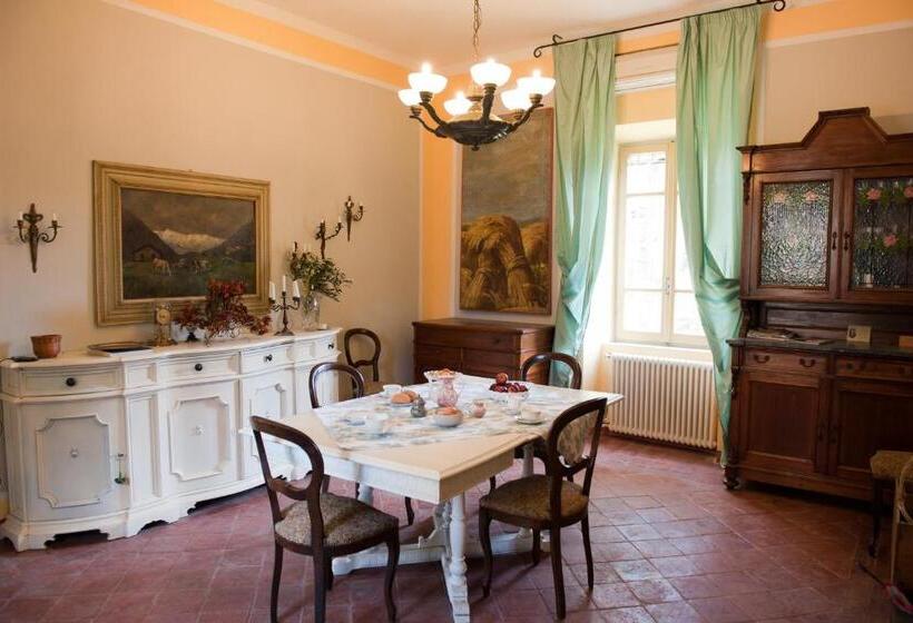 Отель Agriturismo Azienda Agricola Mombisaggio