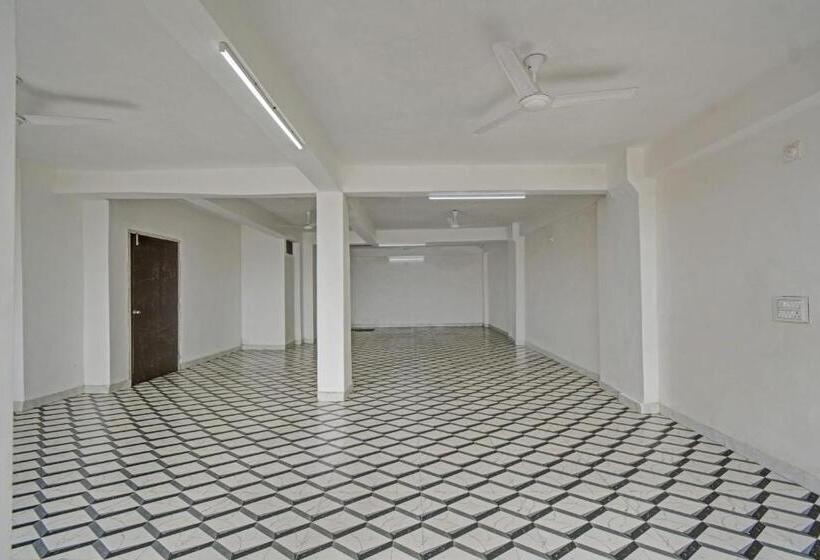 Flagship Hotel Padharo Saa