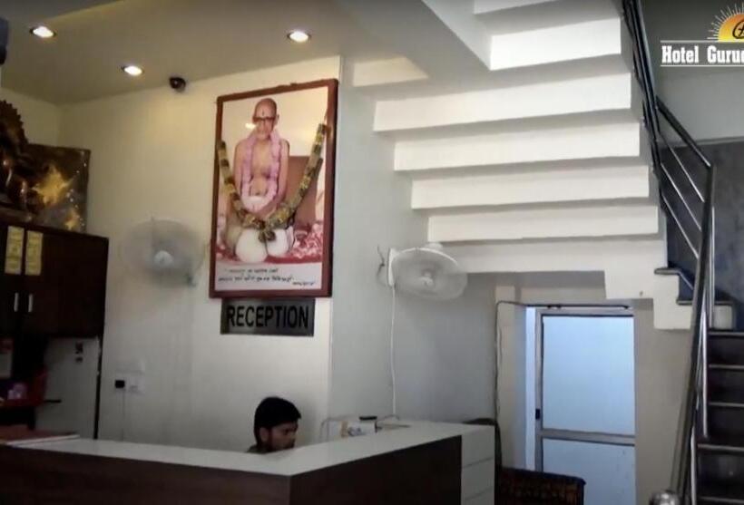 בית מלון כפרי Gurudev Palace, Banda Couples Not Allowed
