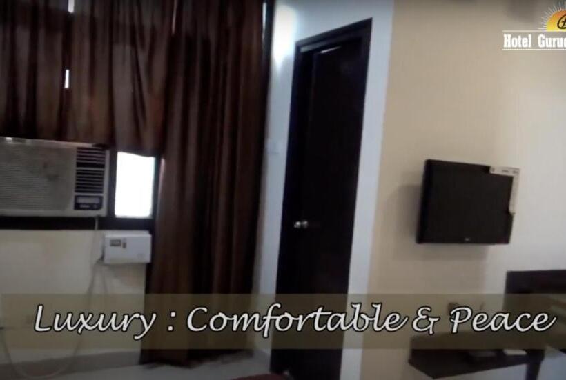 בית מלון כפרי Gurudev Palace, Banda Couples Not Allowed