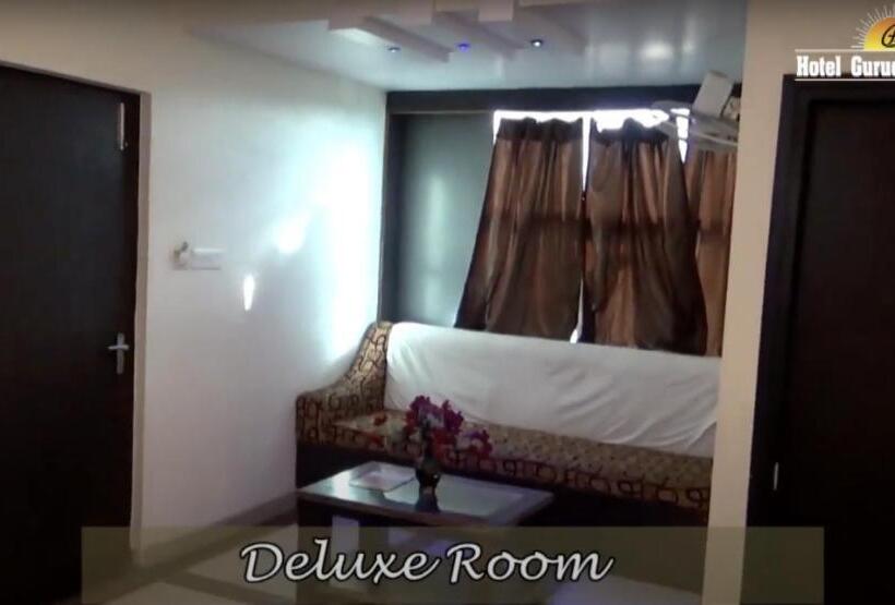 בית מלון כפרי Gurudev Palace, Banda Couples Not Allowed