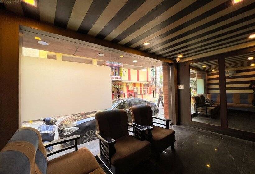 호텔 Intourist By Agira