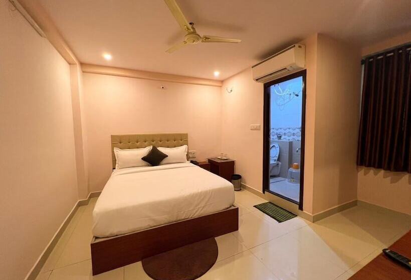 호텔 Intourist By Agira