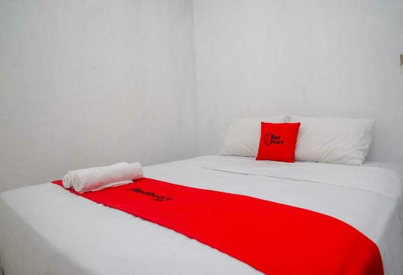 호텔 Reddoorz Near De La Salle Manado