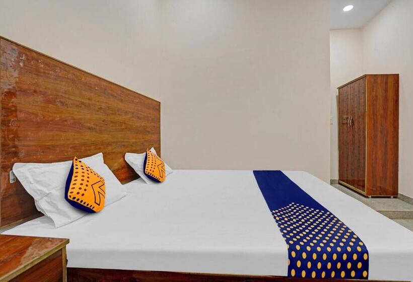 ホテル Spot On  Evening Star Inn