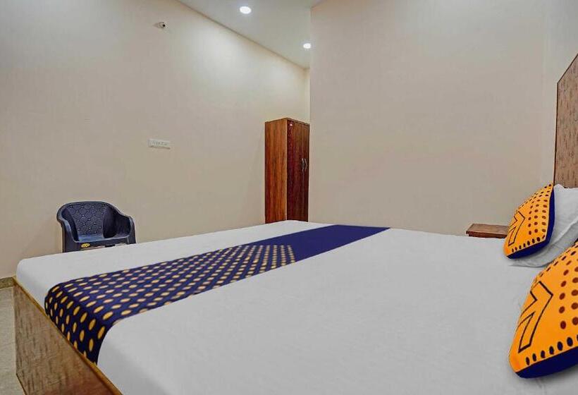 فندق Spot On  Evening Star Inn