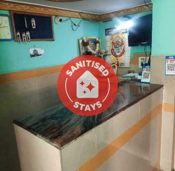 호텔 Spot On 93244 Y R Tourist Home