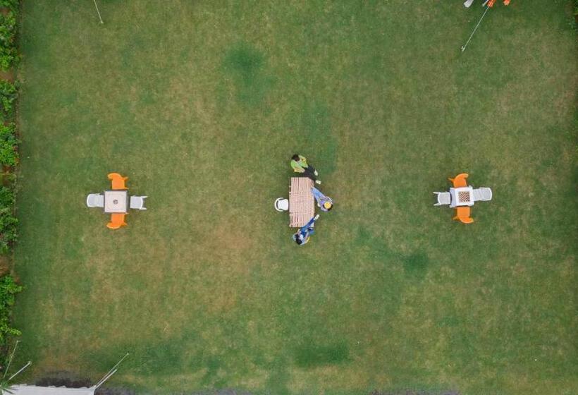 בית מלון כפרי Unity Holiday Resort