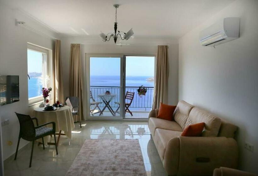 Kaş Ay Işığı Suit Apart