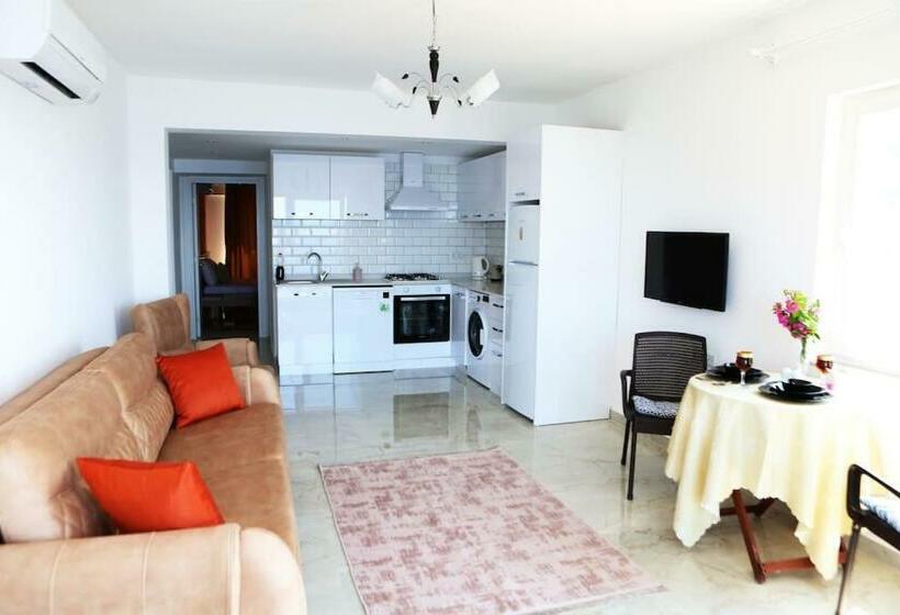 Kaş Ay Işığı Suit Apart