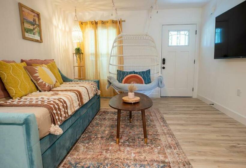 Recharge Getaway To Historic Downtown & Beach New Build