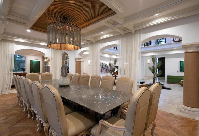 Sophisticated Grand Mansion