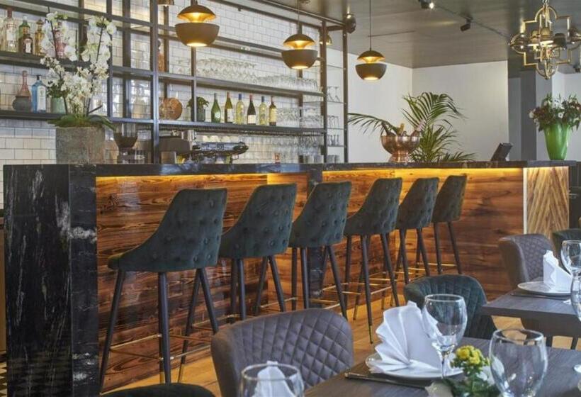 Battersea Bridge Ultra Central London One Bedroom Apartment 10 Mins Walk To Kings Road Chelsea