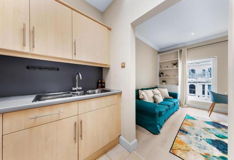 Battersea Bridge Ultra Central London One Bedroom Apartment 10 Mins Walk To Kings Road Chelsea