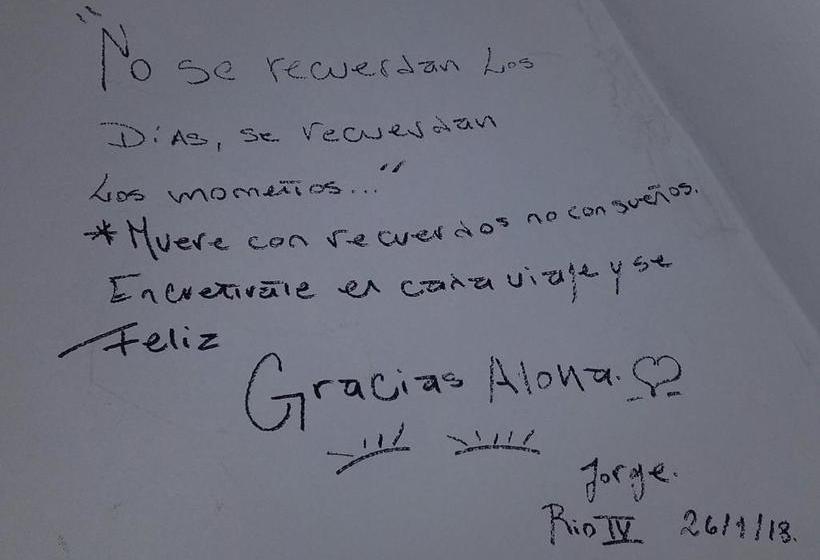 Aloha Habemus Hostel