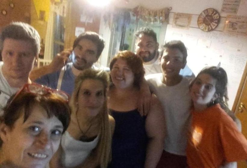 Aloha Habemus Hostel