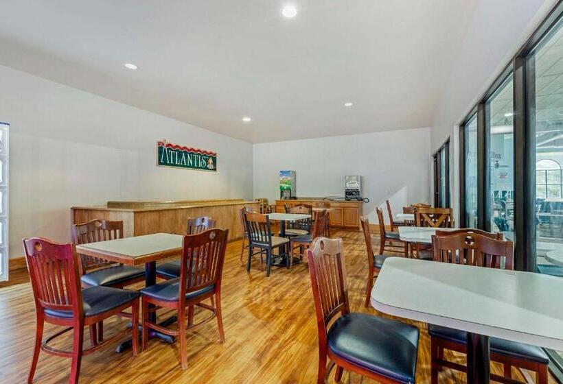 Atlantis Family Waterpark Hotel, Ascend Hotel Collection