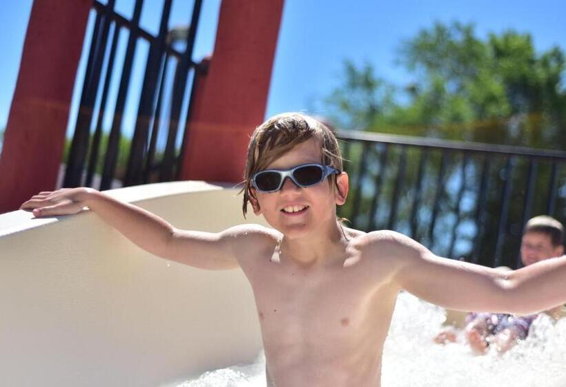 Atlantis Family Waterpark Hotel, Ascend Hotel Collection