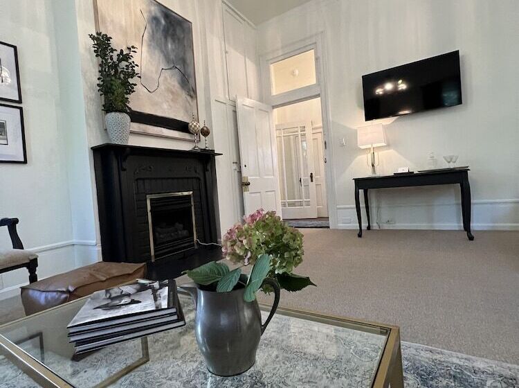 مبيت وإفطار The General S Quarters Boutique