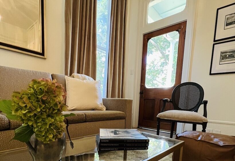 مبيت وإفطار The General S Quarters Boutique