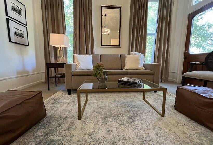 مبيت وإفطار The General S Quarters Boutique