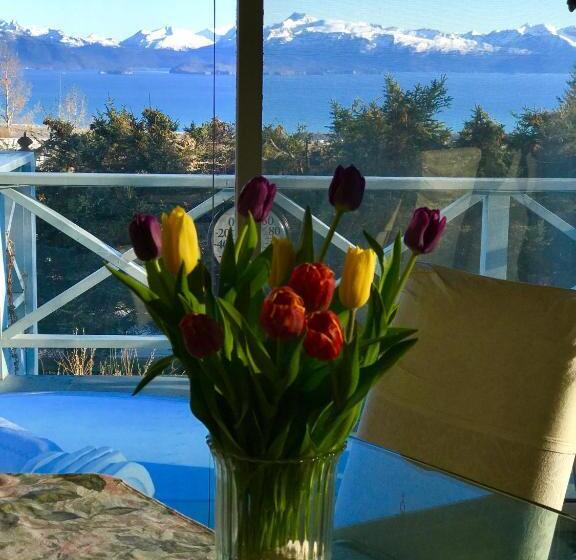 تختخواب و صبحانه Alaska Halcyon Heights Inn