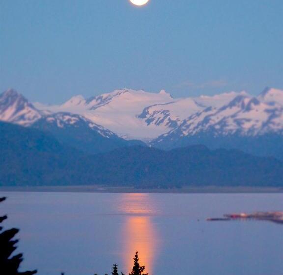 تختخواب و صبحانه Alaska Halcyon Heights Inn