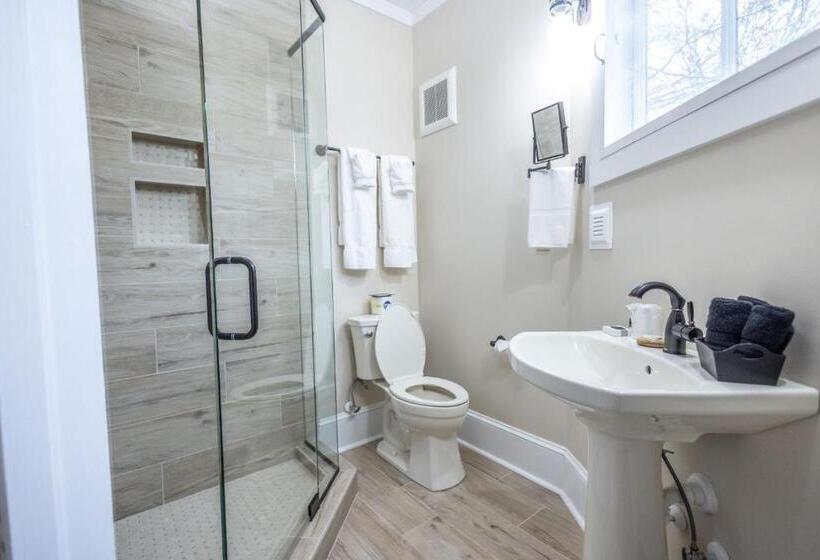 فندق 1898 Waverly Inn