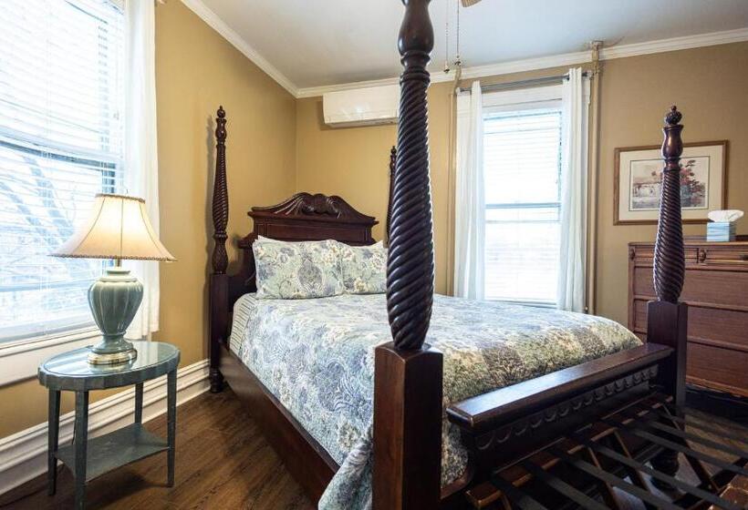 فندق 1898 Waverly Inn