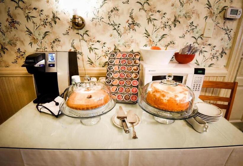 فندق 1898 Waverly Inn