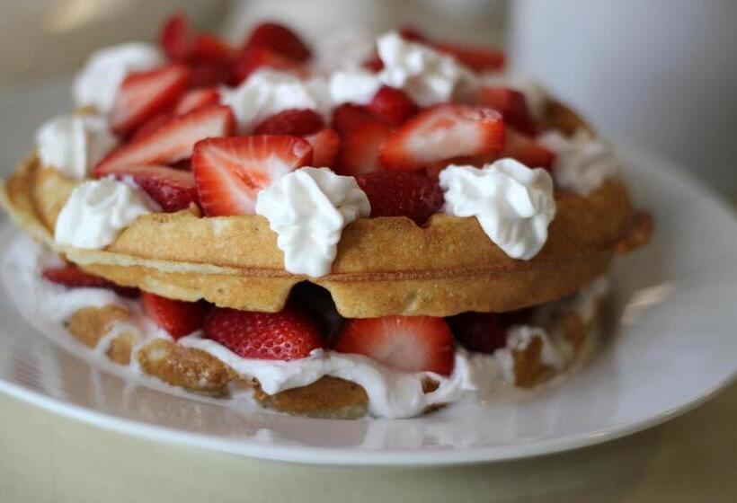 Отель Alouette Beach Resort