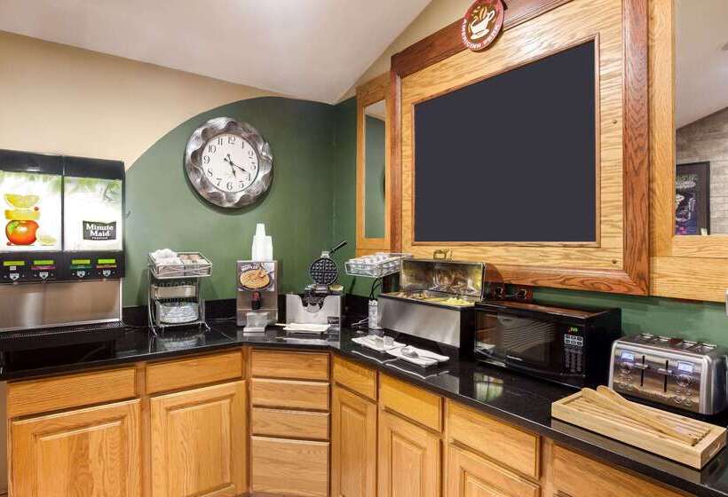 فندق Americinn By Wyndham Tomah