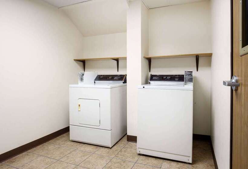 فندق Americinn By Wyndham Tomah