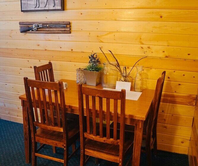 酒店 Anglers Lodge