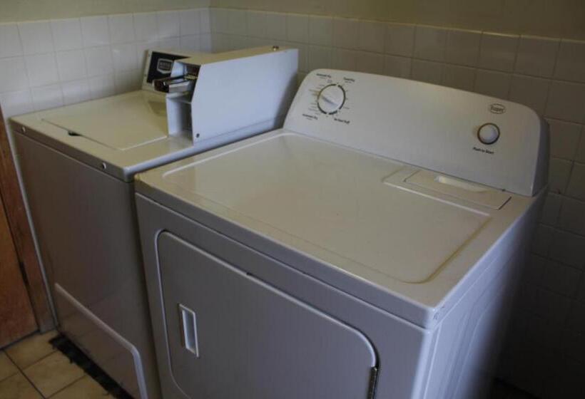 ホテル Budget Host Inn Fridley