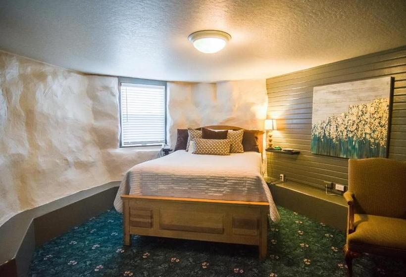 هتل The Campbell House Inn