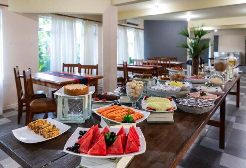 Отель Canzi Cataratas