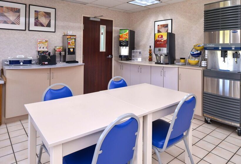 فندق Americas Best Value Inn & Suites Maryville