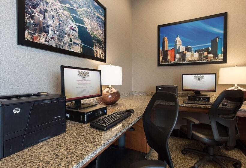 בית מלון כפרי Drury Inn & Suites Cincinnati Sharonville