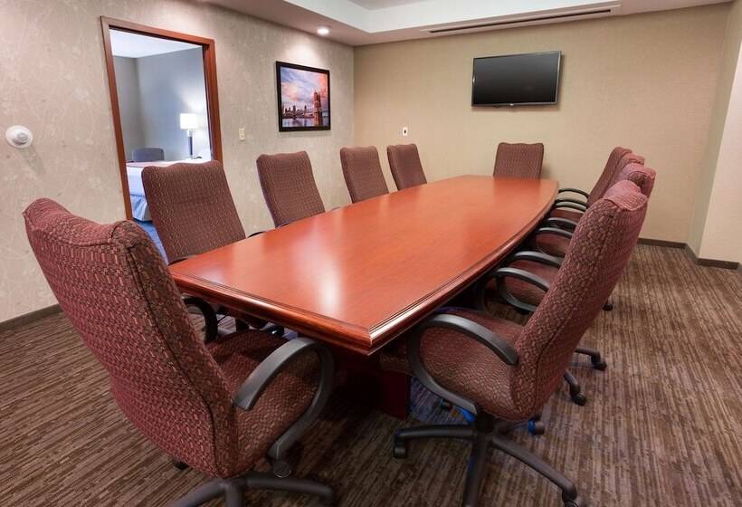 호텔 Drury Inn & Suites Cincinnati Sharonville
