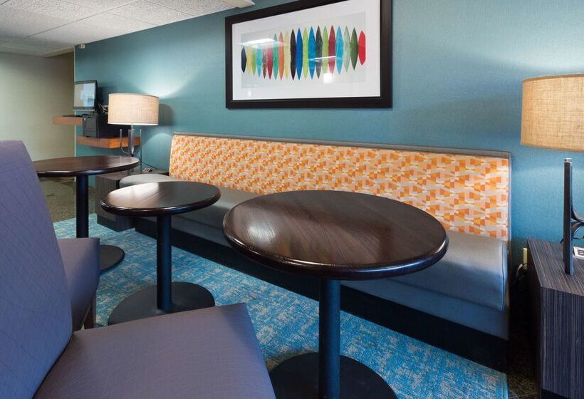 فندق Drury Inn & Suites Columbia Stadium Boulevard