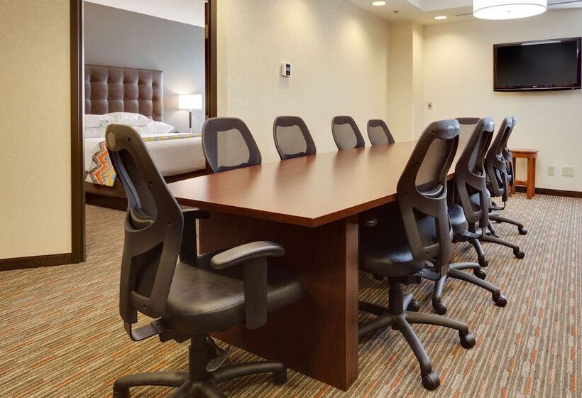 فندق Drury Inn & Suites Columbia Stadium Boulevard