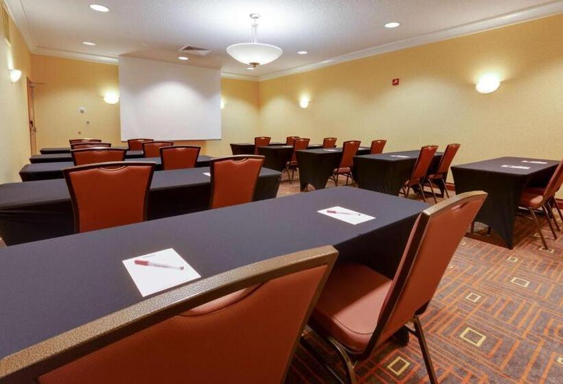 هتل Drury Inn & Suites St. Louis Forest Park