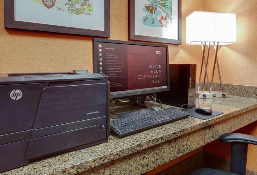 호텔 Drury Inn & Suites St. Louis Forest Park