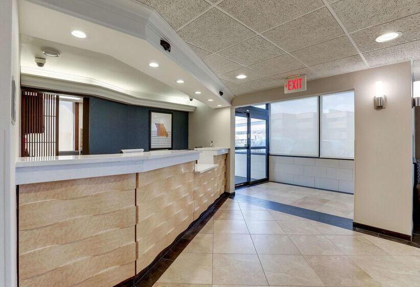 فندق Drury Inn & Suites St. Louis St. Peters