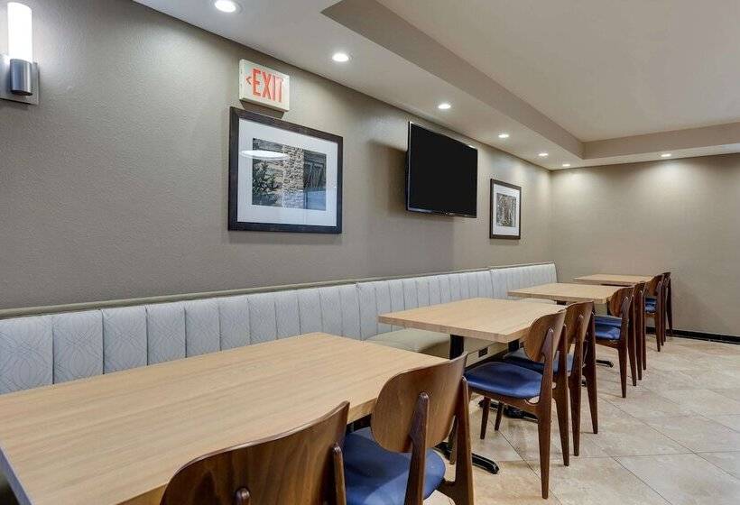 فندق Drury Inn & Suites St. Louis St. Peters