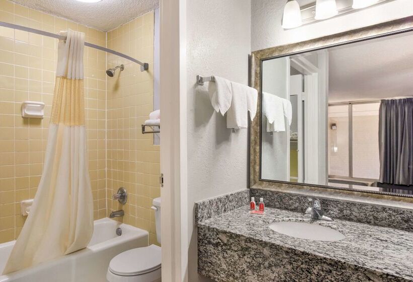 فندق Econo Lodge Cave City