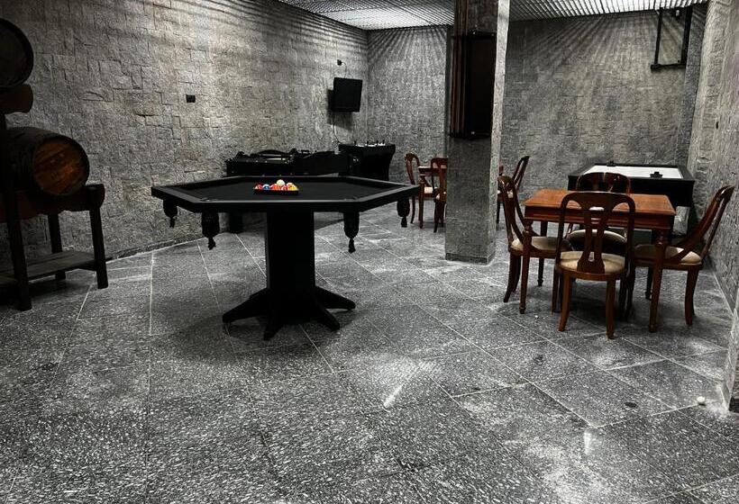 Отель Ema Palace