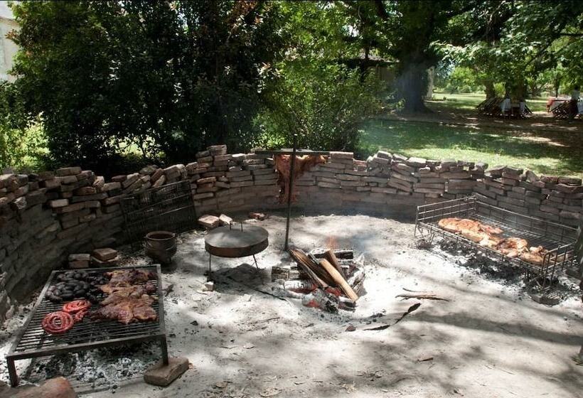 فندق Estancia La Porteña De Areco