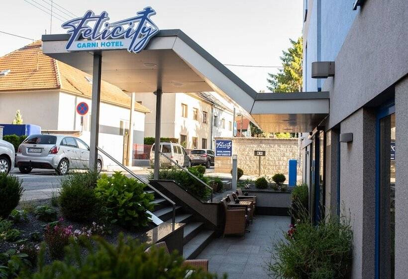 هتل Felicity Garni